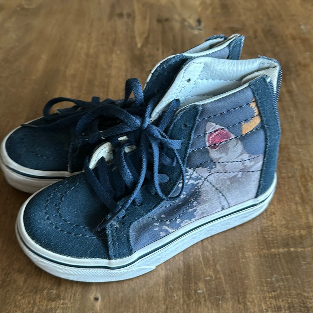 Worn once little kids high top shark zip ups